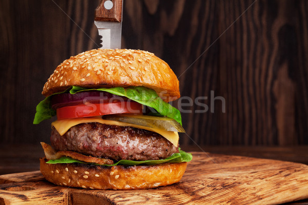 Foto stock: Sabroso · a · la · parrilla · Burger · carne · de · vacuno · tomate