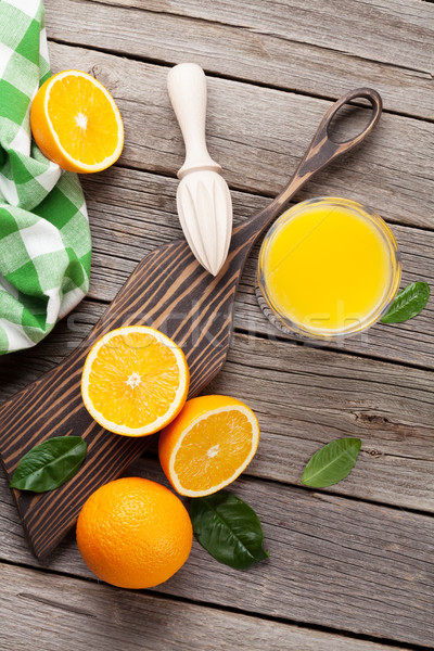świeże dojrzały pomarańcze soku drewniany stół górę Zdjęcia stock © karandaev