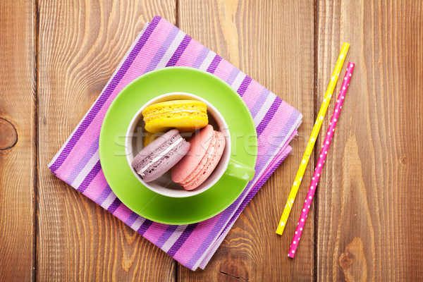 Kleurrijk macaron cookies koffiekopje houten tafel koffie Stockfoto © karandaev