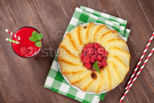 [[stock_photo]]: Framboise · smoothie · gâteau · baies · table · en · bois · haut