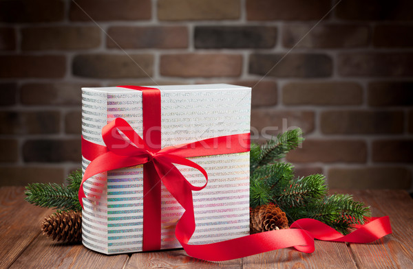 Karácsony ajándék doboz fenyőfa ág fa asztal fa Stock fotó © karandaev