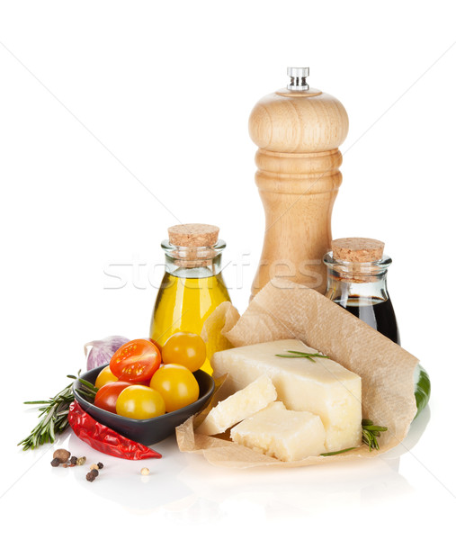 Stockfoto: Parmezaanse · kaas · tomaten · kruiden · specerijen · geïsoleerd · witte
