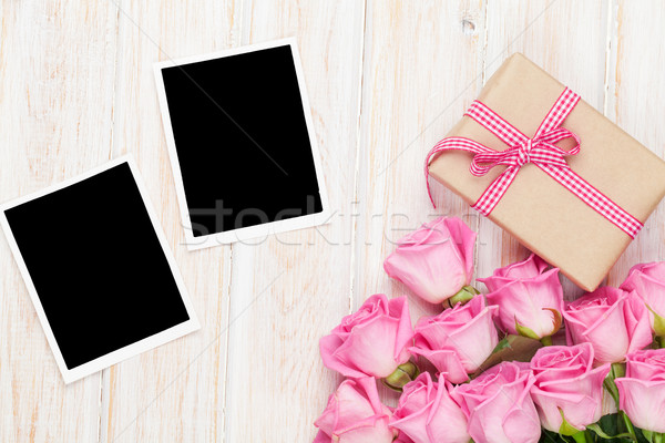 [[stock_photo]]: Rose · roses · saint · valentin · coffret · cadeau · deux