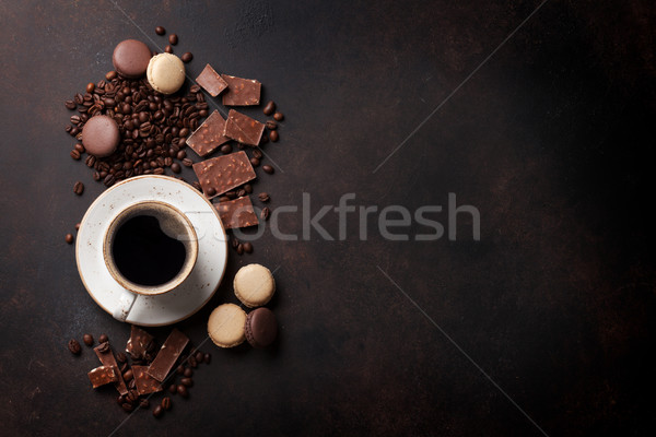 Imagine de stoc: Ceaşcă · de · cafea · ciocolată · vechi · masa · de · bucatarie · fasole · top