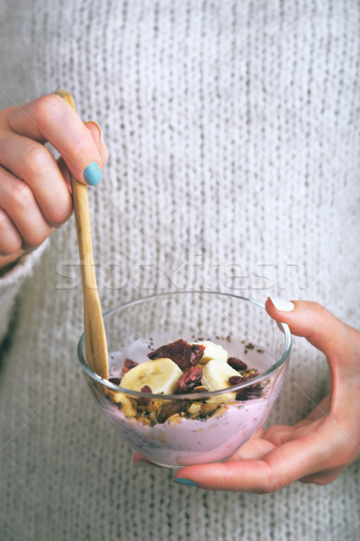 Glas kom yoghurt vrouw handen Stockfoto © Karpenkovdenis