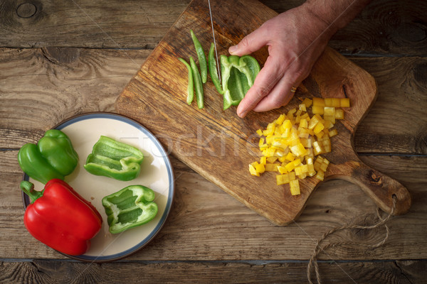 Geschnitten grünen Pfeffer Pizza Schneidebrett horizontal Stock foto © Karpenkovdenis