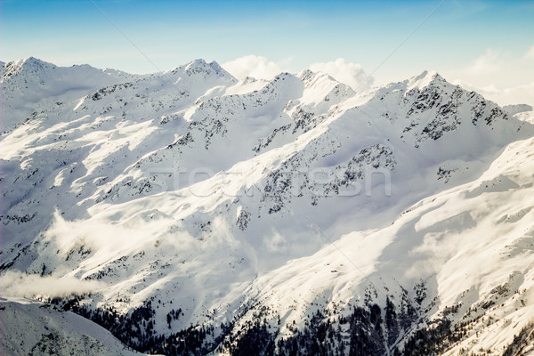 Narciarskie resort alpy zimą krajobraz niebo Zdjęcia stock © kasjato