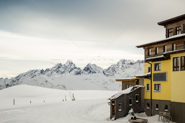 Górskich schronisko alpy zimą niebo słońce Zdjęcia stock © kasjato