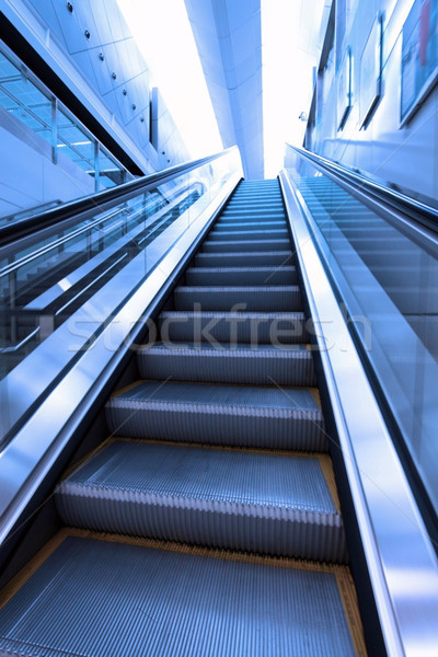 Bewegen Rolltreppe Himmel Business Stadt abstrakten Stock foto © kawing921