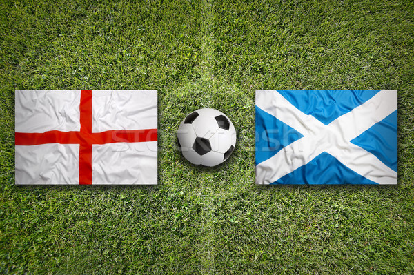 İngiltere vs İskoçya bayraklar futbol sahası yeşil Stok fotoğraf © kb-photodesign