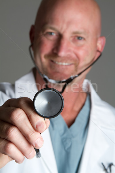 [[stock_photo]]: Médecin · souriant · stéthoscope · homme · santé