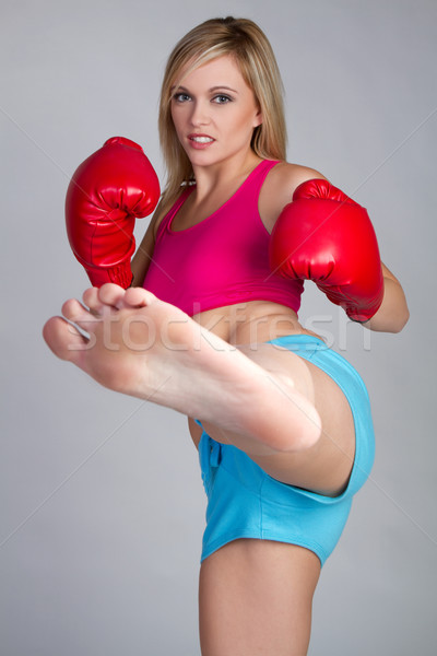 Coup boxe femme belle athlétique fille Photo stock © keeweeboy
