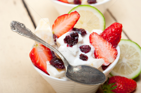 Fruits yogourt salade saine déjeuner blanche [[stock_photo]] © keko64