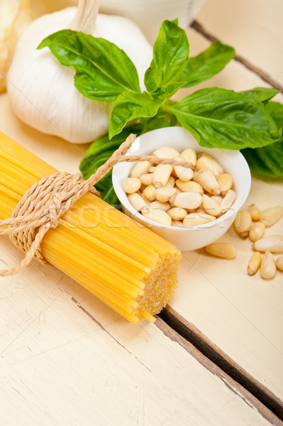 Italiano tradicional albahaca pesto pasta ingredientes Foto stock © keko64