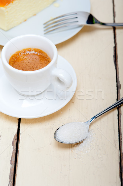 Olasz eszpresszó kávé sajttorta fehér fa asztal Stock fotó © keko64