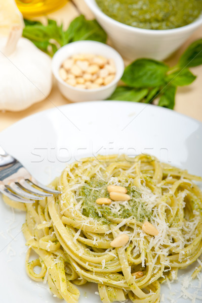 Foto stock: Italiano · tradicional · manjericão · pesto · macarrão · ingredientes