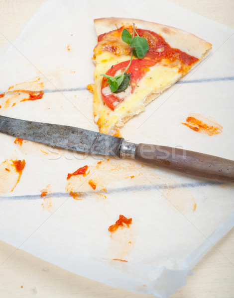 Italiano pizza tradicional tomate mozzarella albahaca Foto stock © keko64