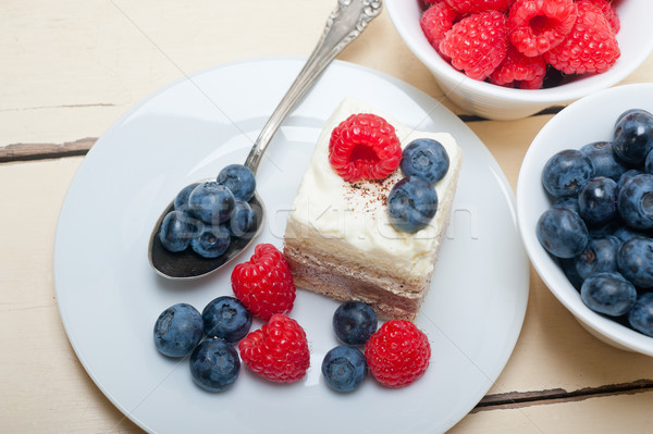 Fraîches framboise myrtille gâteau maison crème [[stock_photo]] © keko64