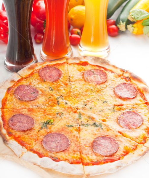 İtalyan orijinal ince pepperoni pizza arka plan Stok fotoğraf © keko64