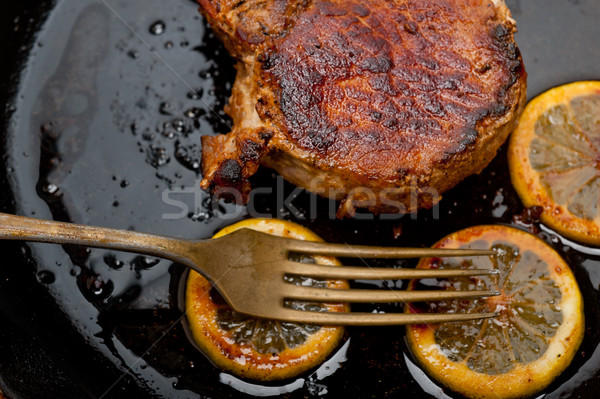[[stock_photo]]: Porc · fer · citron · épices · assaisonnement