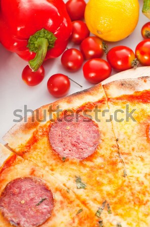 Italien originale léger pepperoni pizza légumes frais [[stock_photo]] © keko64