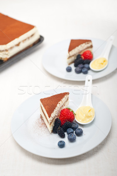 Stockfoto: Tiramisu · dessert · bessen · room · klassiek · Italiaans