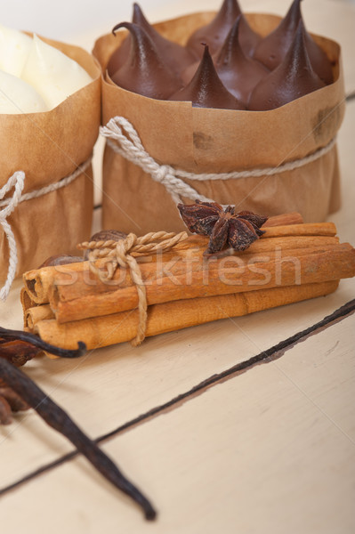 Chocolate vainilla especias crema torta postre Foto stock © keko64