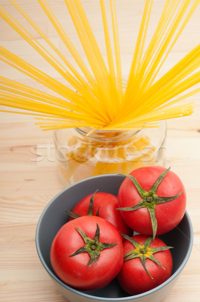 Foto d'archivio: Fresche · pomodoro · spaghetti · pasta · greggio · pino