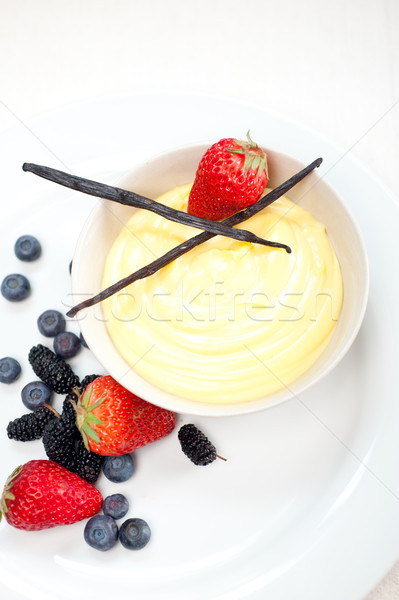 Vla vanille gebak room bessen Stockfoto © keko64