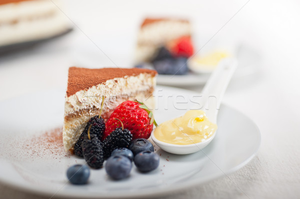 Stockfoto: Tiramisu · dessert · bessen · room · klassiek · Italiaans