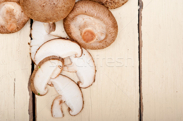 Funghi fresche rustico tavolo in legno legno natura Foto d'archivio © keko64