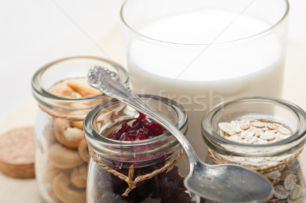 Saine déjeuner ingrédients lait avoine acajou [[stock_photo]] © keko64