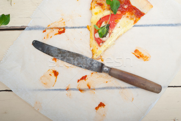 Foto d'archivio: Italiana · pizza · tradizionale · pomodoro · mozzarella · basilico