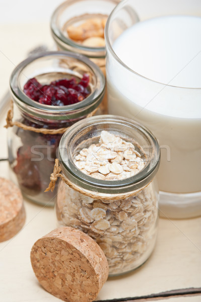 Zdrowych śniadanie składniki mleka owies nerkowiec Zdjęcia stock © keko64