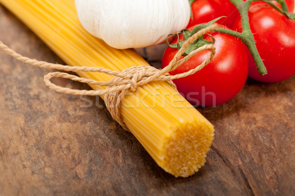 Italienisch grundlegende Pasta Zutaten frischen Kirschtomaten Stock foto © keko64