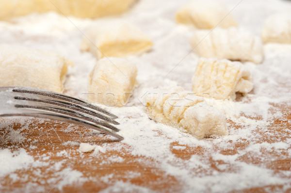 Taze İtalyan patates ahşap rustik Stok fotoğraf © keko64