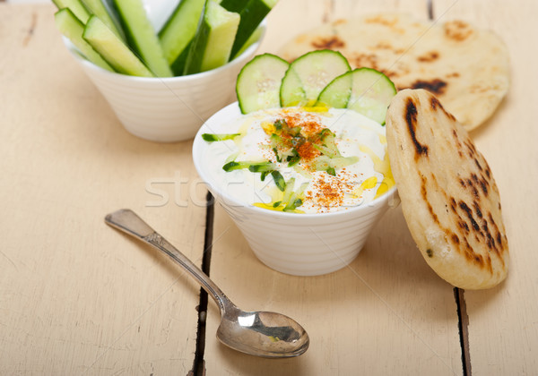 Foto stock: árabes · Oriente · Medio · cabra · yogurt · pepino · ensalada