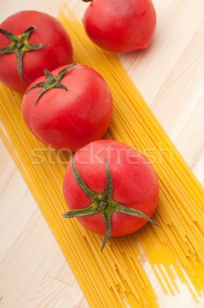 свежие томатный спагетти пасты сырой соснового Сток-фото © keko64
