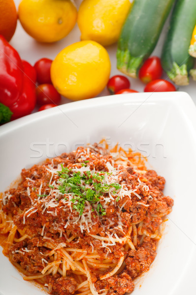 Espaguetis pasta salsa boloñesa italiano clásico verduras frescas Foto stock © keko64