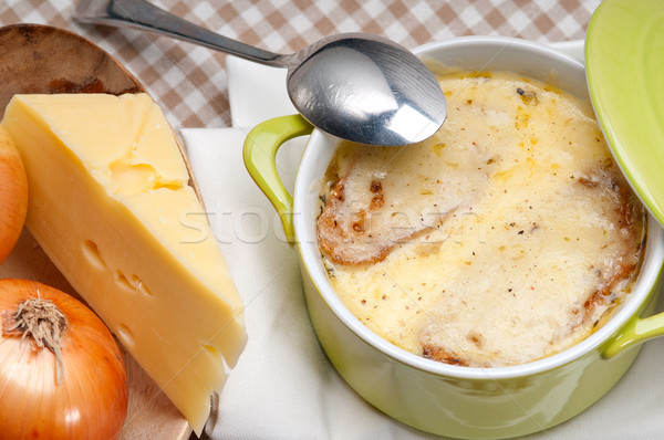 Ceapă supă topit brânză pâine top Imagine de stoc © keko64