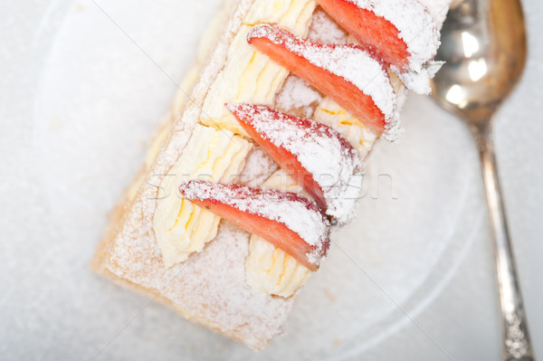 [[stock_photo]]: Gâteau · aux · fraises · dessert · fraîches · fraise · crème