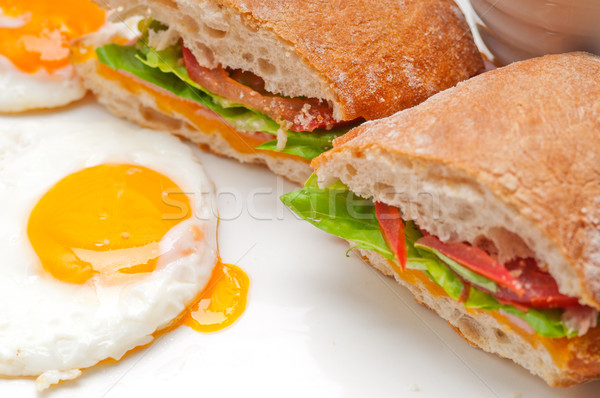 Panini kanapkę jaj pomidorów sałata świeże Zdjęcia stock © keko64