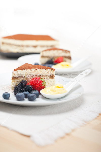 Stockfoto: Tiramisu · dessert · bessen · room · klassiek · Italiaans