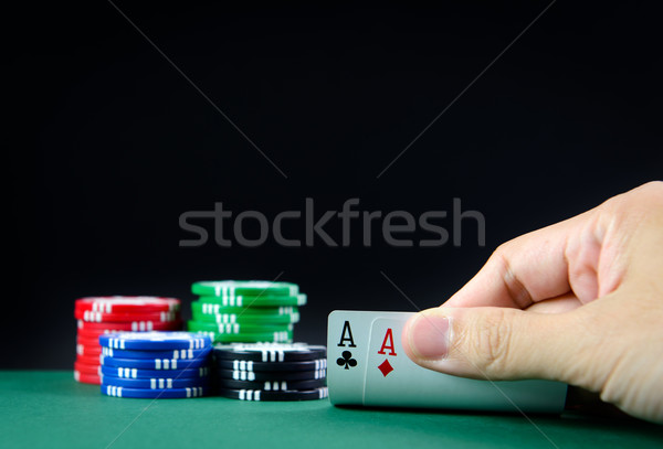 Casino tabel paar poker chips hand Stockfoto © kenishirotie