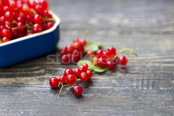 Foto stock: Frescos · rojo · grosella · mesa · de · madera · bayas · pequeño