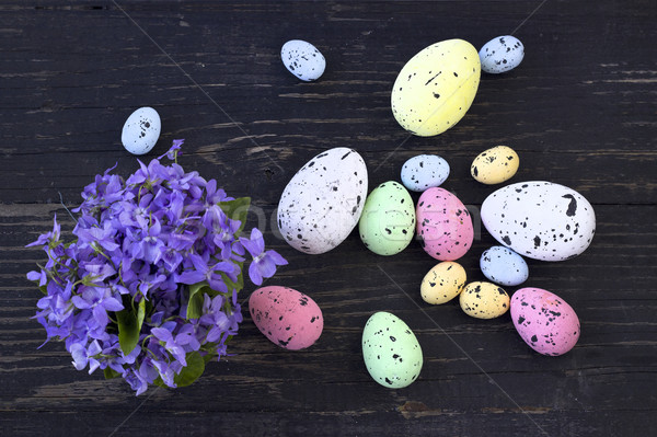 Easter Eggs drewna ciemne wiosną Zdjęcia stock © Kidza