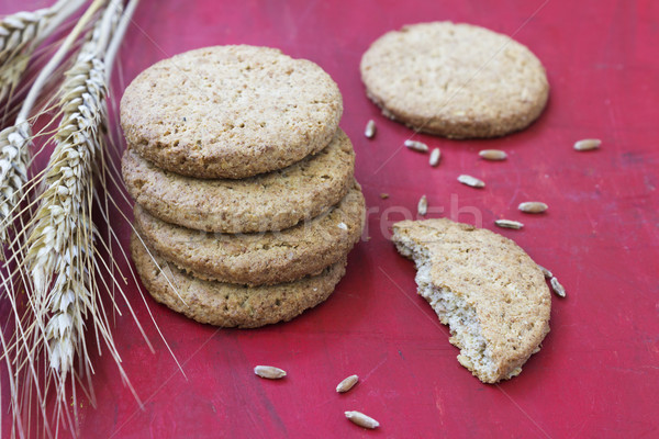 Maison cookies ensemble grain céréales rouge [[stock_photo]] © Kidza