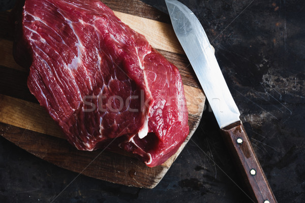 Fraîches viande boeuf sombre planche à découper cuisine [[stock_photo]] © kkolosov