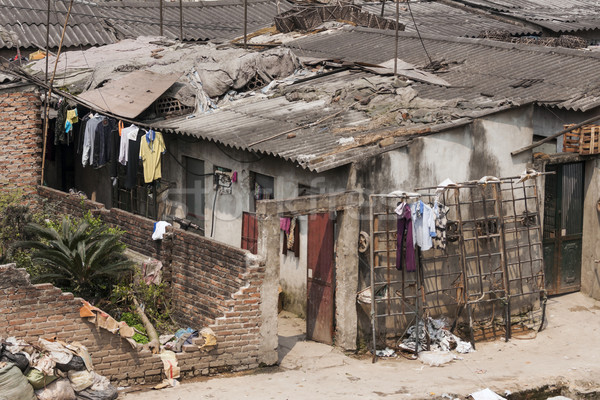 Pobres viviendas central lavandería viento fuera Foto stock © Klodien