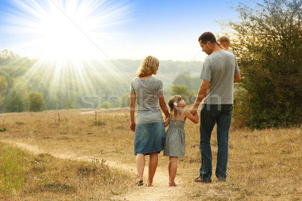 Jeunes famille nature heureux femme visage [[stock_photo]] © koca777